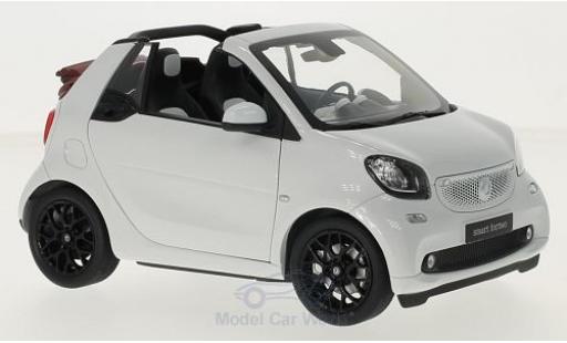 Coche miniatura Smart ForTwo 1/18 Norev fortwo Cabrio (A453) blanco Softtop liegt bei Smart ForTwo 1/18 Norev fortwo Cabrio (A453) blanco Softtop liegt bei coche miniatura