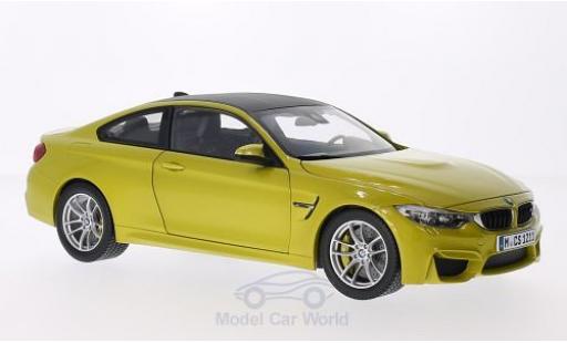 Coche miniatura Bmw M4 1/18 Paragon Coupe metalico amarillo Bmw M4 1/18 Paragon Coupe metalico amarillo coche miniatura