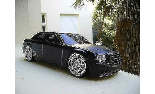 Chrysler 300C tuning 1/18 Norev dub style coche miniatura