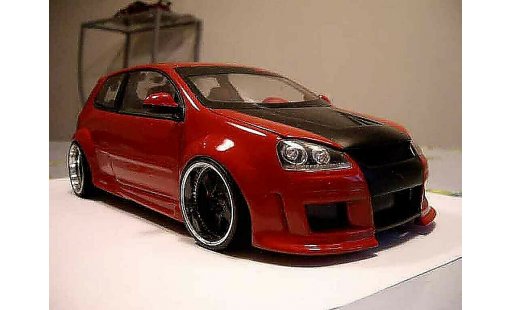 Volkswagen Golf GTI 1/18 Revell zender rojo coche miniatura