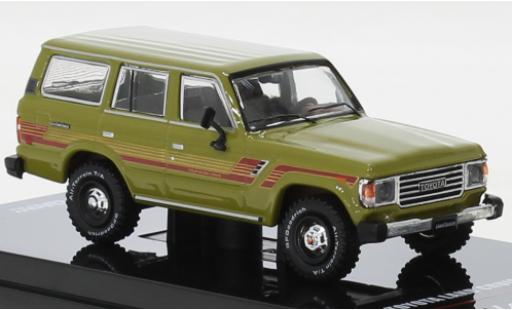 Coche miniatura Toyota Land Cruiser 1/64 INNO64 FJ60 oliv Toyota Land Cruiser 1/64 INNO64 FJ60 oliv coche miniatura
