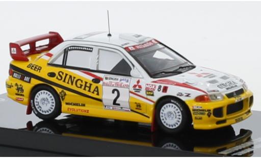 Coche miniatura Mitsubishi Lancer 1/64 INNO64 Evo III No.2 Team Singha RalliArt Singha Rally Thailand 1995 T.Mäkinen/S.Harjanne Mitsubishi Lancer 1/64 INNO64 Evo III No.2 Team Singha RalliArt Singha Rally Thailand 1995 T.Mäkinen/S.Harjanne coche miniatura