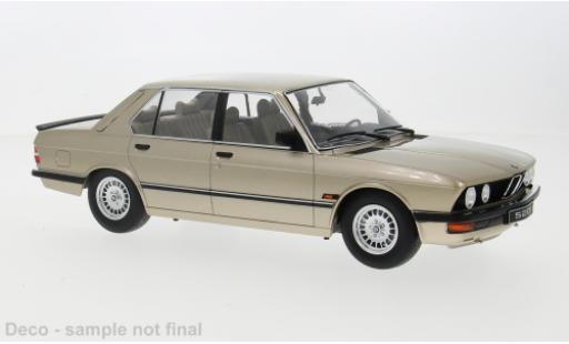 Coche miniatura Bmw 520 1/18 IXO i (E28) metallise gold 1987 1:18 Bmw 520 1/18 IXO i (E28) metallise gold 1987 1:18 coche miniatura