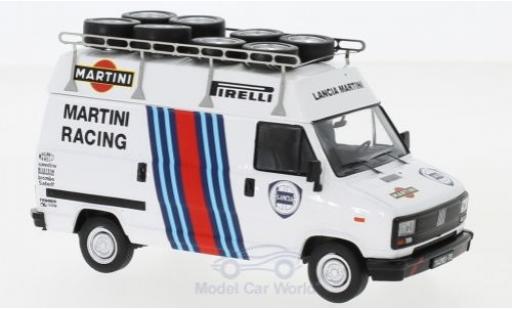 Coche miniatura Fiat Ducato 1/43 IXO Lancia Martini Martini Rallye WM 1984 mit Dachträger und Reifen Fiat Ducato 1/43 IXO Lancia Martini Martini Rallye WM 1984 mit Dachträger und Reifen coche miniatura