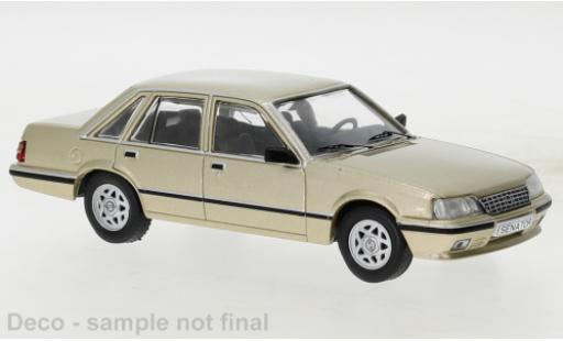 Opel Senator 1/43 IXO A2 metallise beige clair 1983 coche miniatura
