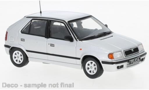 Skoda Felicia 1/43 IXO gris 1994 coche miniatura