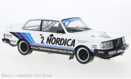 Coche miniatura Volvo 240 1/18 IXO Turbo No.2 Europe Dealer Team Nordica ETCC Brünn 1986 Volvo 240 1/18 IXO Turbo No.2 Europe Dealer Team Nordica ETCC Brünn 1986 coche miniatura