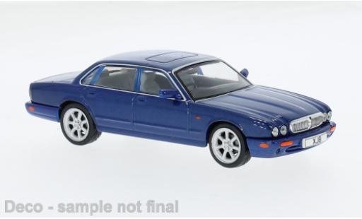 Coche miniatura Jaguar XJ 1/43 IXO 8 (X308) metallise blau 1998 1:43 Jaguar XJ 1/43 IXO 8 (X308) metallise blau 1998 1:43 coche miniatura