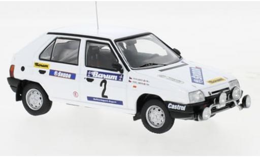 Skoda Favorit 1/43 IXO 136L No.2 Rallye Vala&scaron;ska&aacute; Zima 1989 1:43 coche miniatura