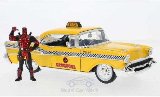 Coche miniatura Chevrolet Bel Air 1957 1/24 Jada Toys amarillo Deadpool 1957 mit Figur Chevrolet Bel Air 1957 1/24 Jada Toys amarillo Deadpool 1957 mit Figur coche miniatura