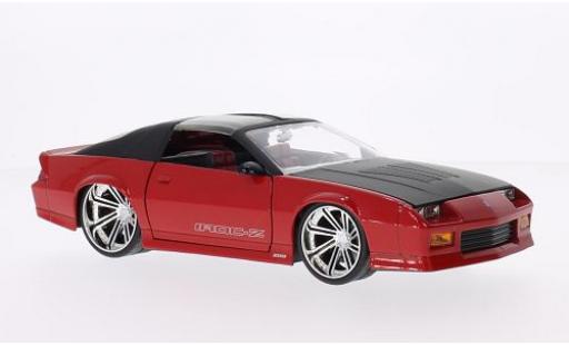 Coche miniatura Chevrolet Camaro 1/24 Jada Toys Z28 IROC-Z Tuning rojo/matt-negro 1985 Chevrolet Camaro 1/24 Jada Toys Z28 IROC-Z Tuning rojo/matt-negro 1985 coche miniatura