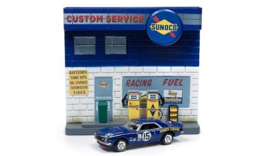 Chevrolet Camaro 1/64 Johnny Lightning Sunoco 1977 Diorama coche miniatura