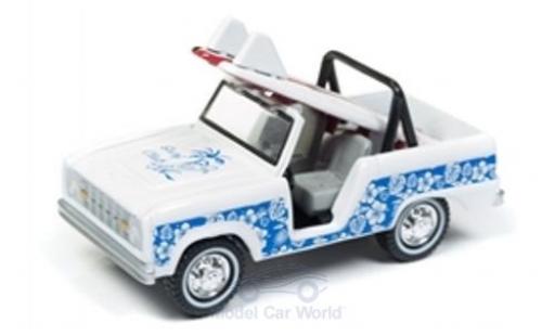 Coche miniatura Ford Bronco 1/64 Johnny Lightning blanco/azul 1966 mit Surfboard Ford Bronco 1/64 Johnny Lightning blanco/azul 1966 mit Surfboard coche miniatura