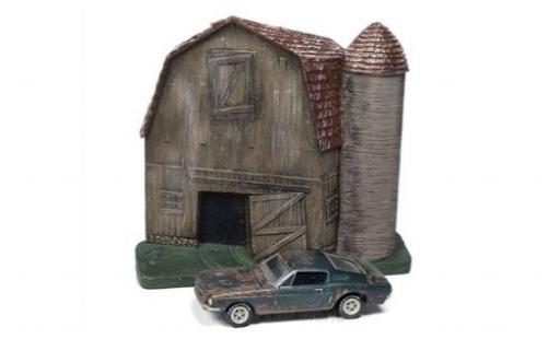 Coche miniatura Ford Mustang 1/64 Johnny Lightning GT Fastback verde 1968 Barn Finds Series 4 Diorama mit Witterungsspuren Ford Mustang 1/64 Johnny Lightning GT Fastback verde 1968 Barn Finds Series 4 Diorama mit Witterungsspuren coche miniatura