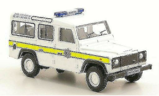 Land Rover Defender Base 1/76 Oxford Station Wagon Garda Confidential coche miniatura