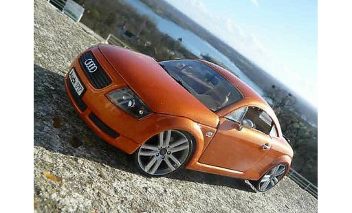 Audi TT coupe 1/18 Revell s-line naranja jantes 19 pouces coche miniatura