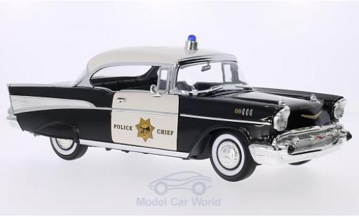 Coche miniatura Chevrolet Bel Air 1957 1/18 Lucky Die Cast Hardtop negro/blanco California Highway Patrol 1957 Police Chief Polizei (USA) Chevrolet Bel Air 1957 1/18 Lucky Die Cast Hardtop negro/blanco California Highway Patrol 1957 Police Chief Polizei (USA) coche miniatura
