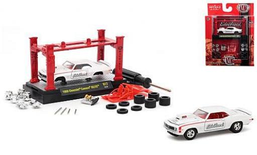 Chevrolet Camaro 1/64 M2 Machines RS/SS blanco Edelbrock 1969 Model-Kit Kit y compris les 4 Ersatzrädern coche miniatura