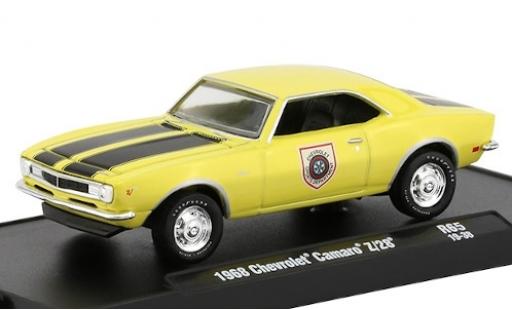 Coche miniatura Chevrolet Camaro 1/64 M2 Machines Z/28 amarillo/matt-negro Sports Department 1969 Chevrolet Camaro 1/64 M2 Machines Z/28 amarillo/matt-negro Sports Department 1969 coche miniatura