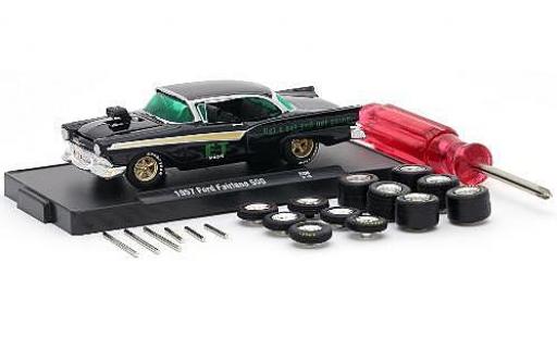 Ford Fairlane 1/64 M2 Machines 500 negro ET Mags 1957 y compris les 12 Roues de remplacement 6 axas et 1 Schraubenzieher voiture-Wheels Release 06 coche miniatura