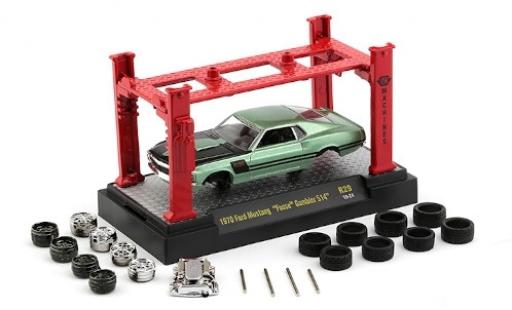 Ford Mustang 1/64 M2 Machines metalico verde/matt-negro 1970 Foose Gambler 514 avec Hebebühne et 2 Radsätzen coche miniatura