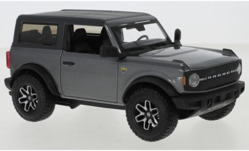 Coche miniatura Ford Bronco 1/24 Maisto Badlands metalico gris/matt-negro 2021 Ford Bronco 1/24 Maisto Badlands metalico gris/matt-negro 2021 coche miniatura