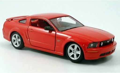 Ford Mustang 1/24 Maisto GT Coupe rojo 2006 coche miniatura