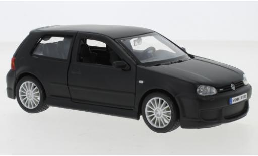 Coche miniatura Volkswagen Golf 1/24 Maisto IV R32 matt-negro 2006 Volkswagen Golf 1/24 Maisto IV R32 matt-negro 2006 coche miniatura
