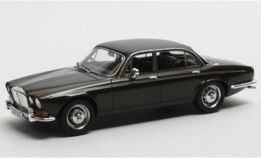 Coche miniatura Daimler Double Six 1/43 Matrix Vanden Plas Series 1 metalico verde/matt-negro RHD 1973 Daimler Double Six 1/43 Matrix Vanden Plas Series 1 metalico verde/matt-negro RHD 1973 coche miniatura