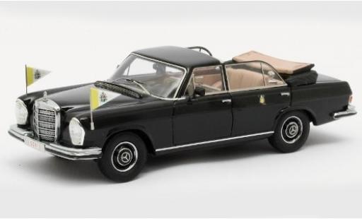 Coche miniatura Mercedes 300 1/43 Matrix SEL Landaulette negro Vatikan 1951 mit Standarten Mercedes 300 1/43 Matrix SEL Landaulette negro Vatikan 1951 mit Standarten coche miniatura