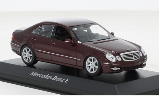 Coche miniatura Mercedes Classe E 1/43 Maxichamps (W211) metallise rojo 2006 Mercedes Classe E 1/43 Maxichamps (W211) metallise rojo 2006 coche miniatura