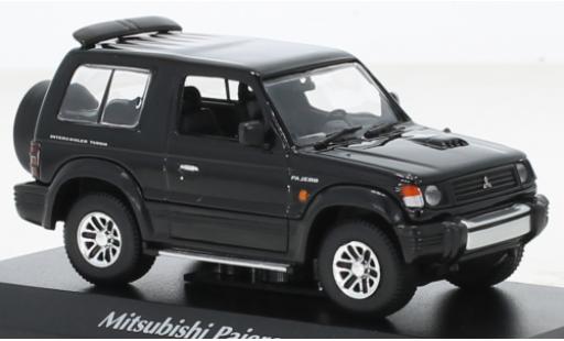 Coche miniatura Mitsubishi Pajero 1/43 Maxichamps SWB negro 1991 Mitsubishi Pajero 1/43 Maxichamps SWB negro 1991 coche miniatura
