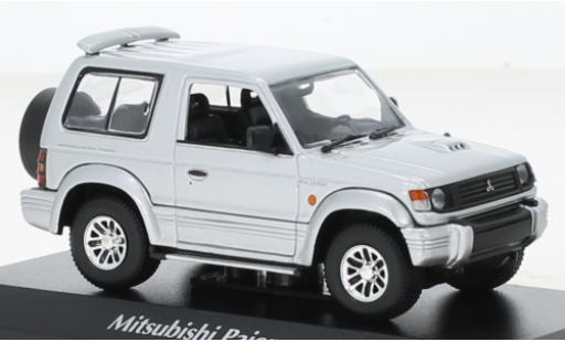 Coche miniatura Mitsubishi Pajero 1/43 Maxichamps SWB gris 1991 Mitsubishi Pajero 1/43 Maxichamps SWB gris 1991 coche miniatura
