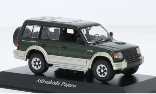 Mitsubishi Pajero 1/43 Maxichamps LWB metallise gr&uuml;n 1991 1:43 coche miniatura