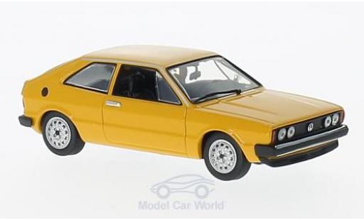 Coche miniatura Volkswagen Scirocco 1/43 Maxichamps amarillo 1974 Volkswagen Scirocco 1/43 Maxichamps amarillo 1974 coche miniatura