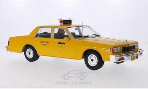 Coche miniatura Chevrolet Caprice Classic 1/18 MCG Sedan amarillo NYC Taxi 1985 Türen und Hauben geschlossen Chevrolet Caprice Classic 1/18 MCG Sedan amarillo NYC Taxi 1985 Türen und Hauben geschlossen coche miniatura