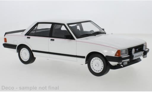Ford Granada 1/18 MCG MK II 2.8 Injection blanco 1981 coche miniatura