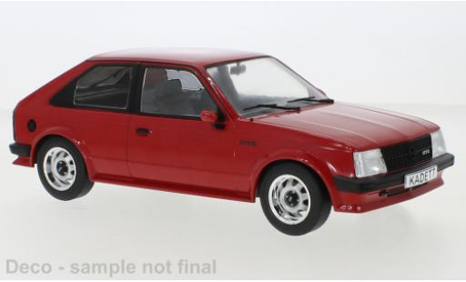 Opel Kadett 1/18 MCG D GTE rojo 1983 coche miniatura