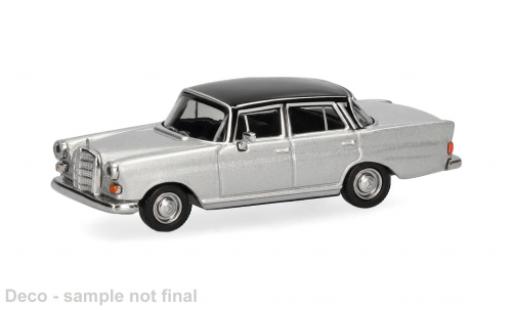 Mercedes 200 1/87 Herpa Heckflosse silber/schwarz 1:87 coche miniatura