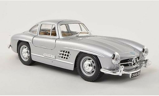 Mercedes 300 Base 1/24 Burago (W198) gris 1954 coche miniatura