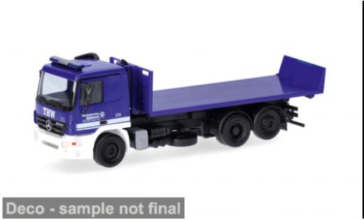Coche miniatura Mercedes Actros blau/weiss THW Frankfurt/Main 1/87 Herpa