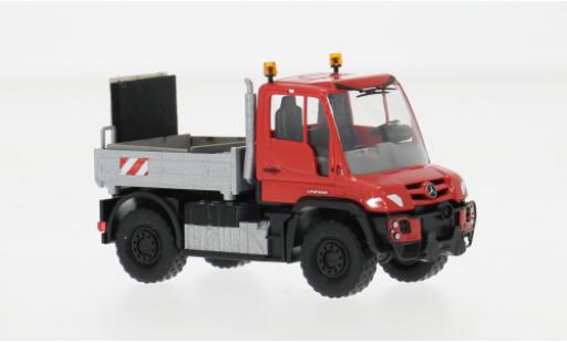 Coche miniatura Mercedes Unimog U 430 2013 Schwertransportbegleitung 1/87 Busch