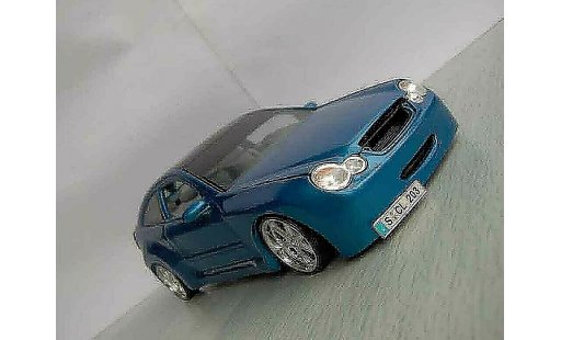 Mercedes Classe C Base 1/18 Maisto compact kompressor coche miniatura