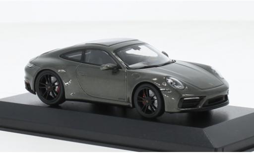 Coche miniatura Porsche 992 GTS 1/43 Minichamps 911  Carrera 4 metallise verde 2019 Porsche 992 GTS 1/43 Minichamps 911  Carrera 4 metallise verde 2019 coche miniatura