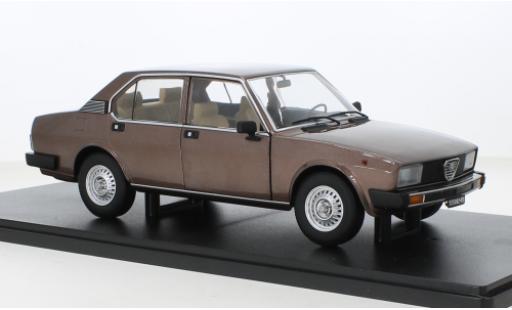 Coche miniatura Alfa Romeo Alfetta 1/18 Mitica Berlina 2000 TD metallise marron 1979 Alfa Romeo Alfetta 1/18 Mitica Berlina 2000 TD metallise marron 1979 coche miniatura