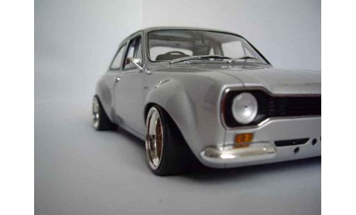 Ford RS 1600 Rally 1/18 Minichamps gris jantes nid dabeilles coche miniatura