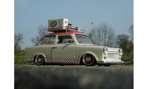 Trabant 601 de luxe 1/18 Sun Star oldskool trabimaker ost berlin 1969 coche miniatura