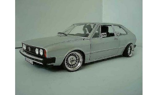 Volkswagen Scirocco GTI 1/18 Revell gris coche miniatura