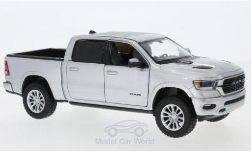 Coche miniatura Dodge RAM 1/24 Motormax 1500 Crew Cab Laramie gris 2019 Dodge RAM 1/24 Motormax 1500 Crew Cab Laramie gris 2019 coche miniatura