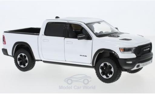 Coche miniatura Dodge RAM 1/24 Motormax 1500 Crew Cab Rebel blanco 2019 Dodge RAM 1/24 Motormax 1500 Crew Cab Rebel blanco 2019 coche miniatura